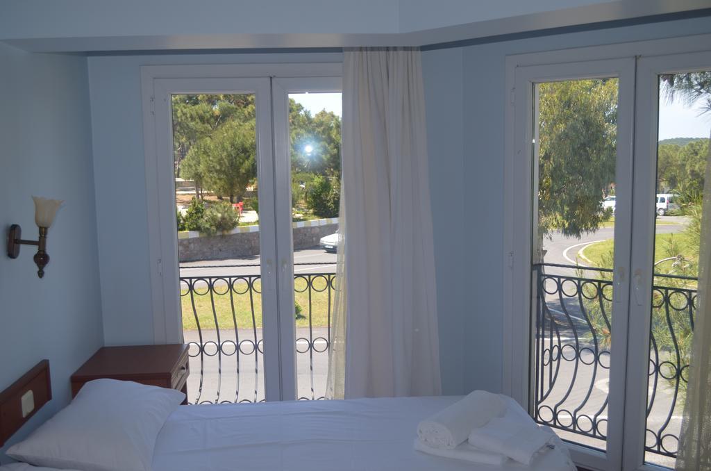 Silva Hotel Айвалык Экстерьер фото