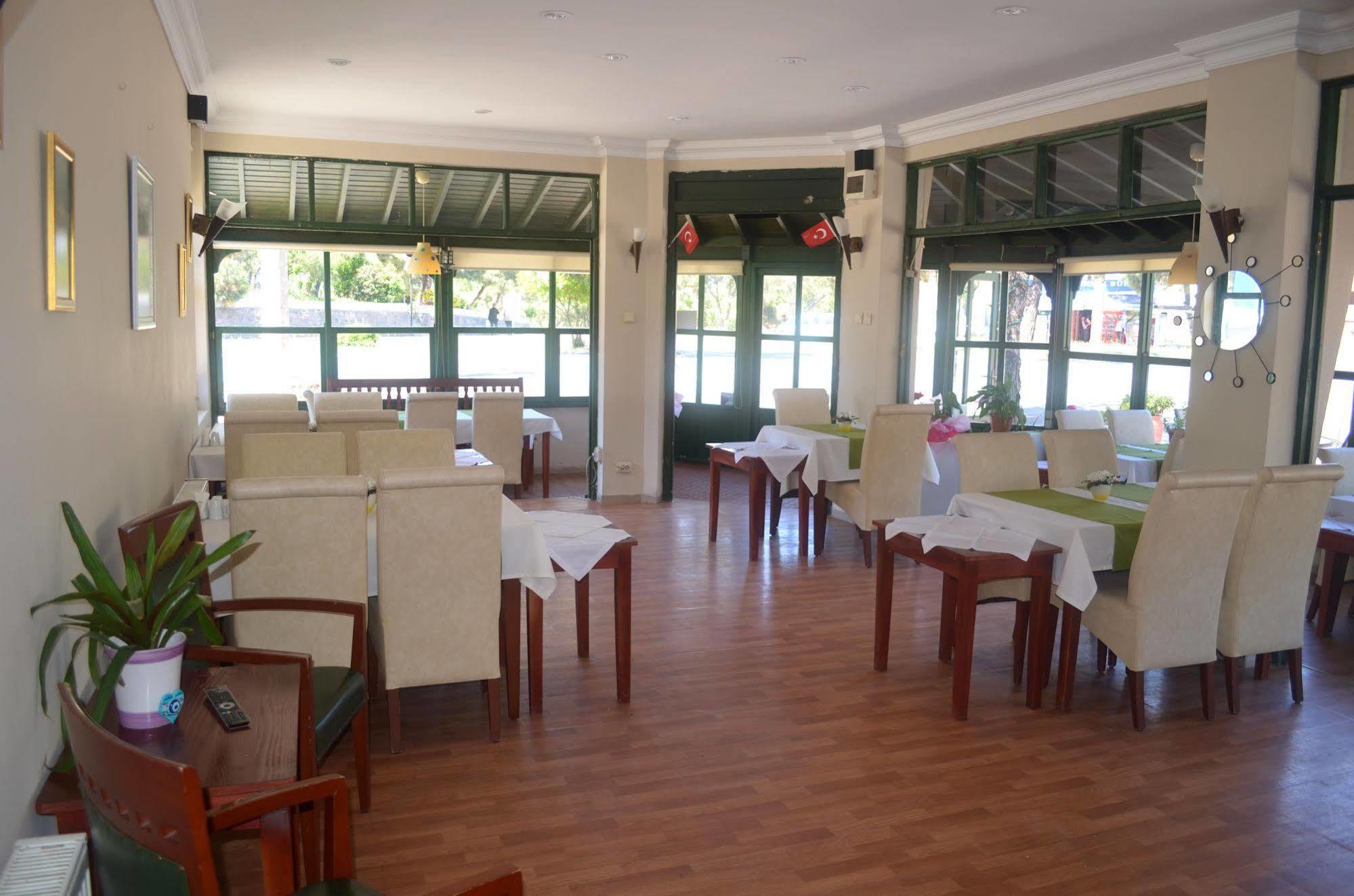Silva Hotel Айвалык Экстерьер фото