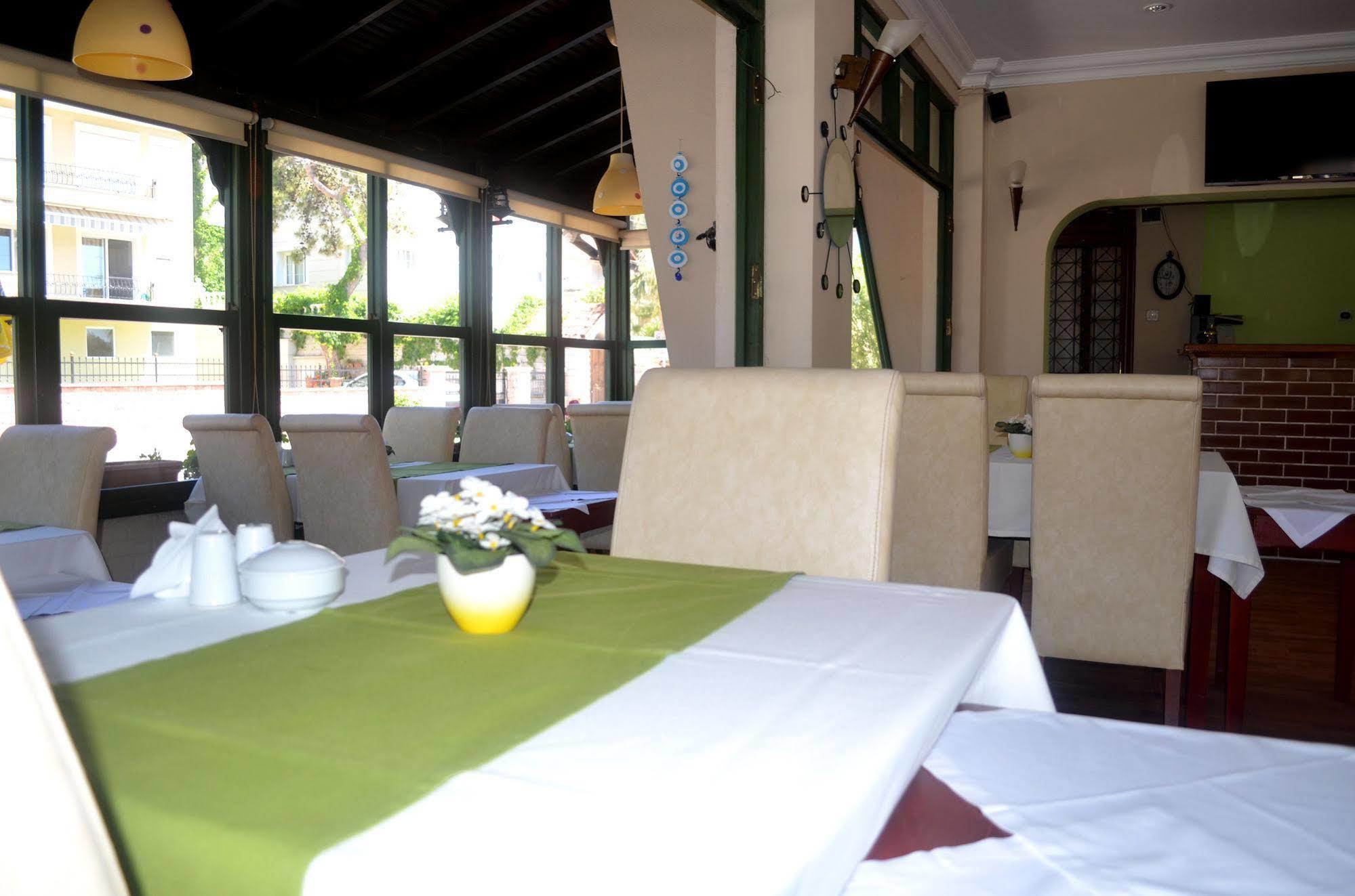 Silva Hotel Айвалык Экстерьер фото