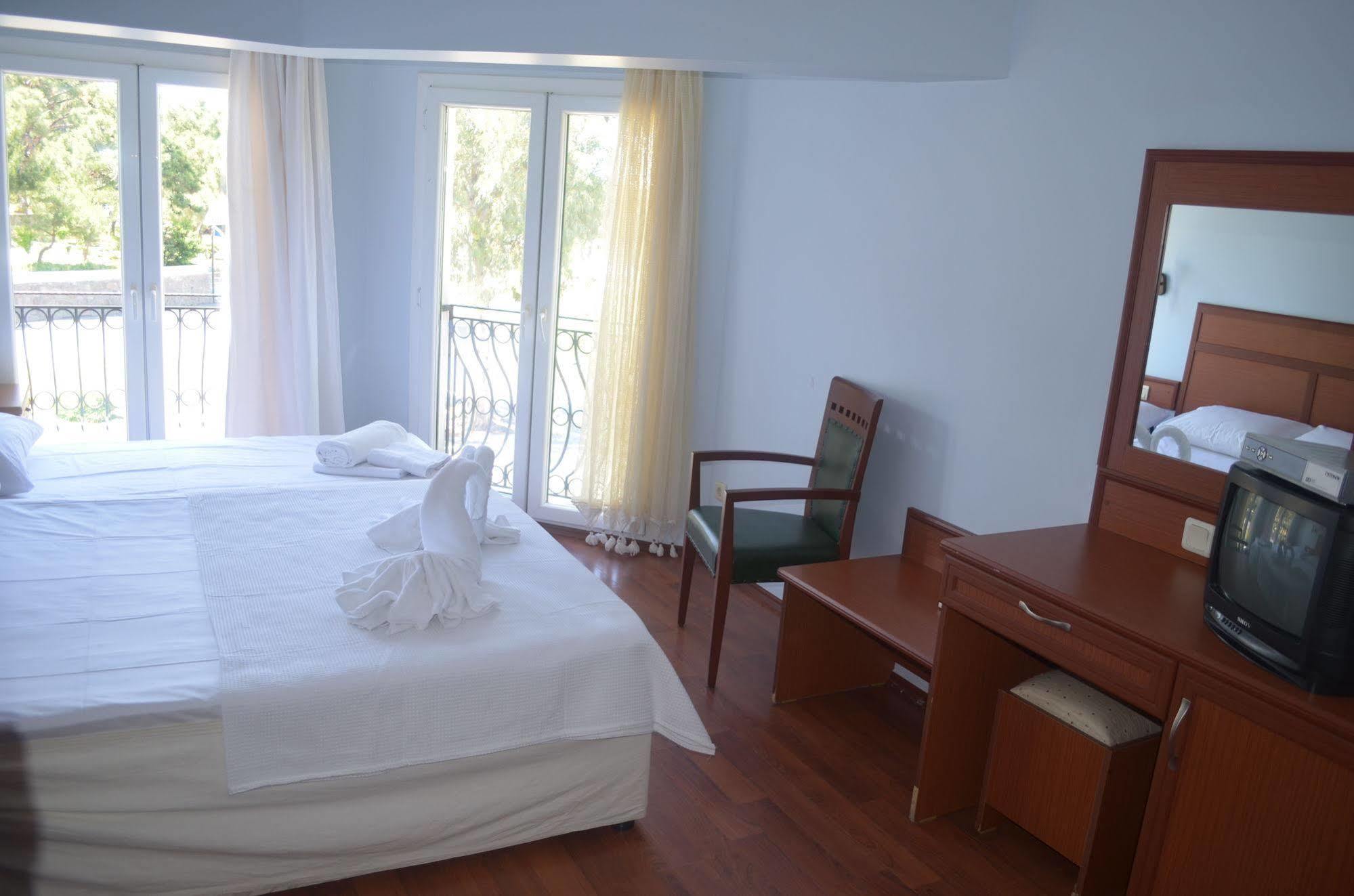 Silva Hotel Айвалык Экстерьер фото