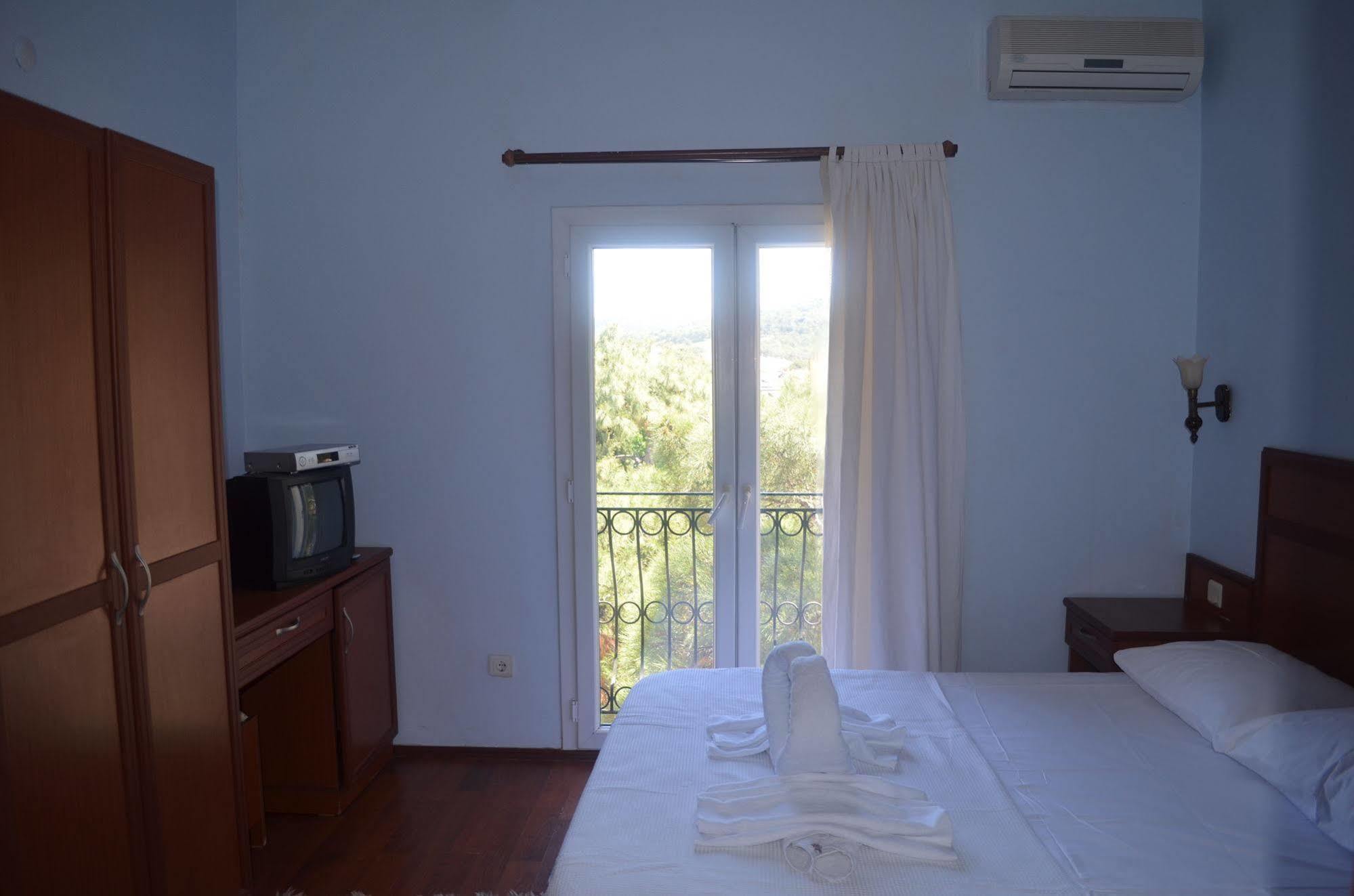 Silva Hotel Айвалык Экстерьер фото