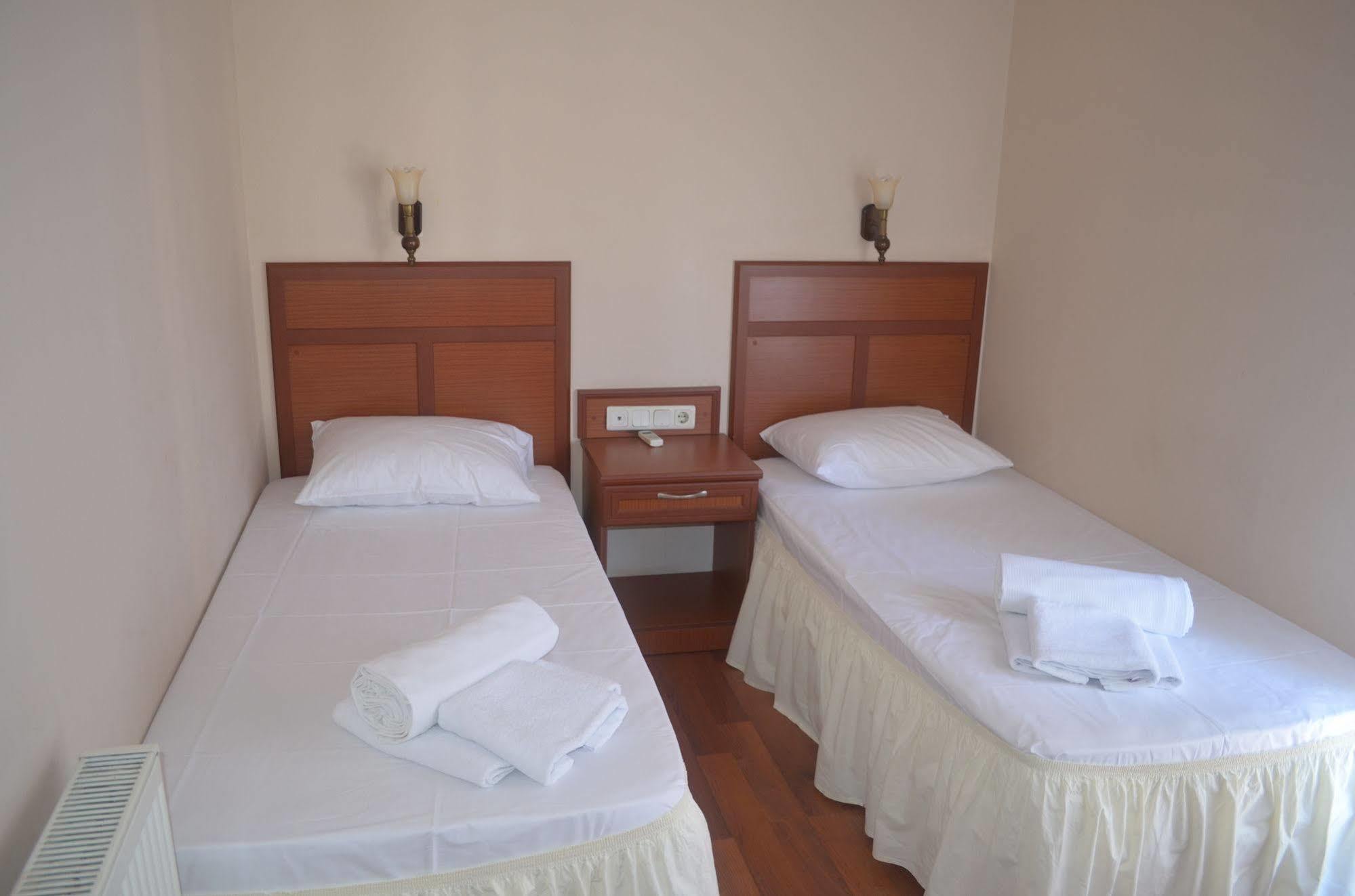 Silva Hotel Айвалык Экстерьер фото