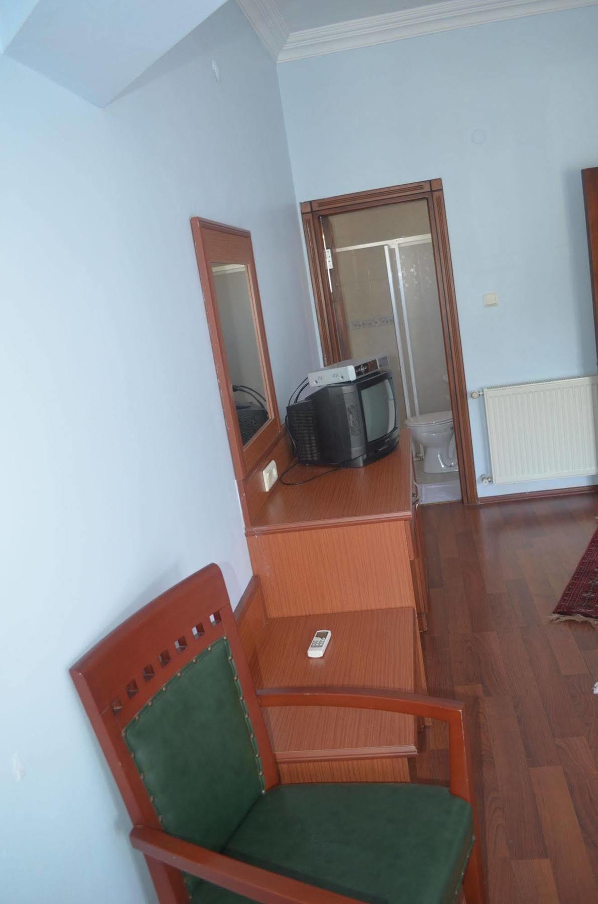 Silva Hotel Айвалык Экстерьер фото