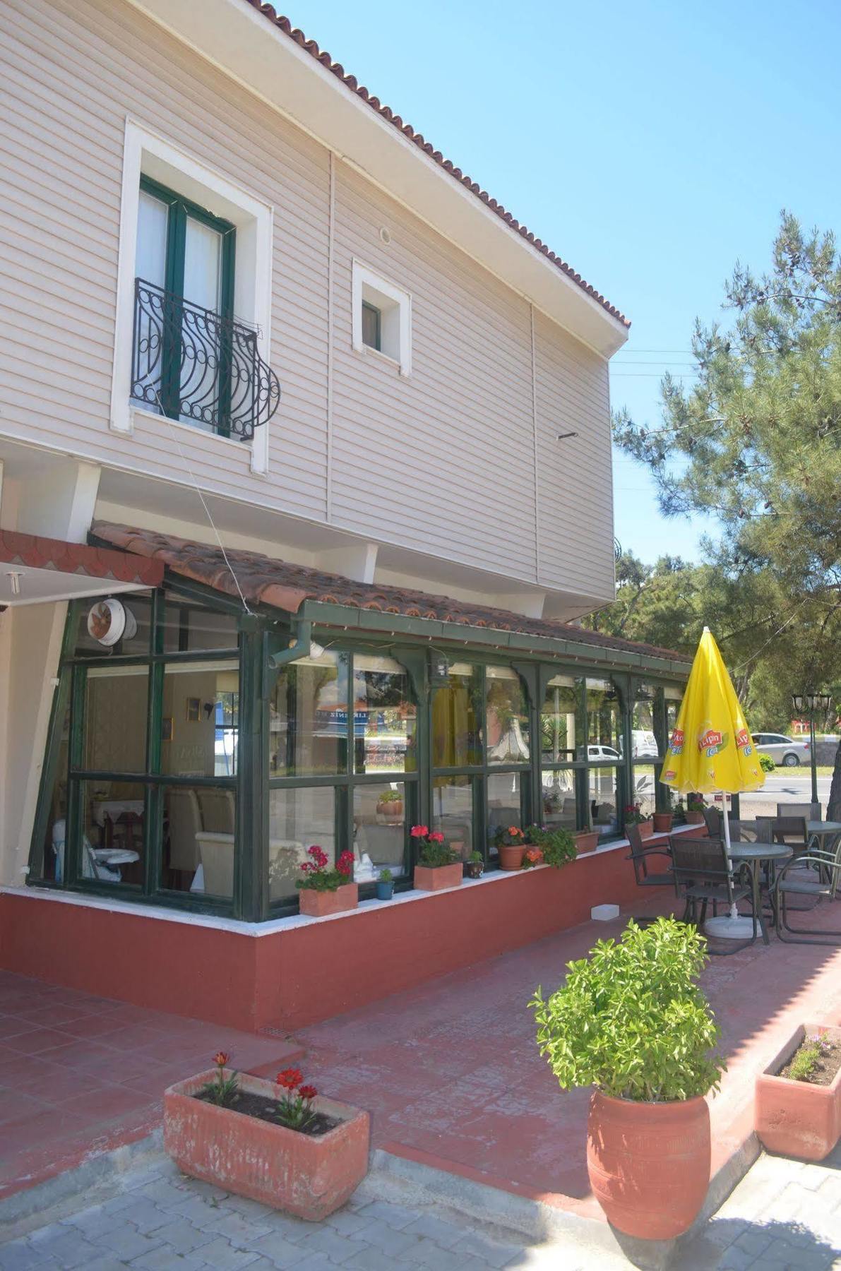 Silva Hotel Айвалык Экстерьер фото