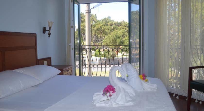 Silva Hotel Айвалык Экстерьер фото